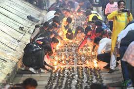 दीपोत्सव में 2 लाख 51 हजार से अधिक दीपों को किया गया प्रज्ज्वलित, उप मुख्यमंत्री रहे शामिल…