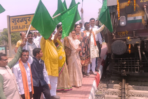 मुख्यमंत्री तीर्थ दर्शन योजना के अंतर्गत 288 श्रद्धालुओं को लेकर विशेष ट्रेन उज्जैन, ओंकारेश्वर रवाना…