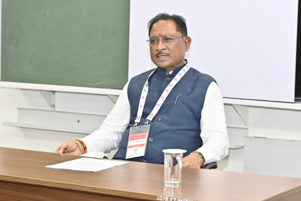 आईआईएम में दंतेवाड़ा के 50 युवा ले रहे उद्यमिता प्रशिक्षण, मुख्यमंत्री ने किया उत्साहवर्धन…