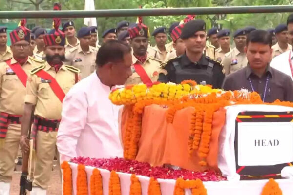 शहीद ASP आकाश राव गिरिपुंजे को अंतिम विदाई, रायपुर में उमड़ा जनसैलाब…